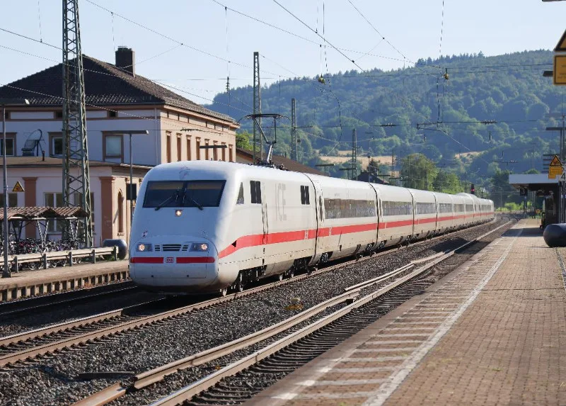 ICE1 in Lohr - Puzzle - 2000 Teile