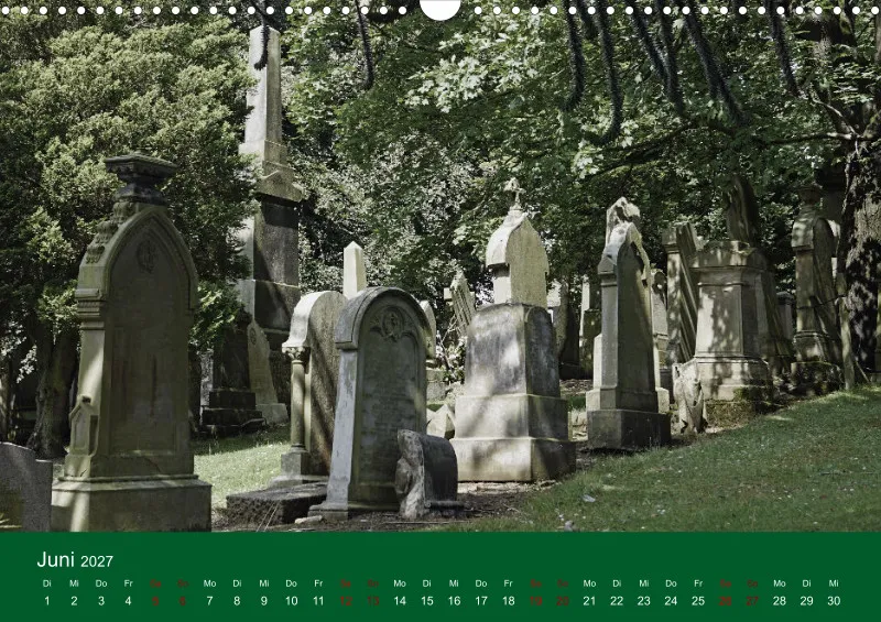 2027 A3 Ehrfürchtige Stille - Balgay Friedhof in Schottland (dunkel)
