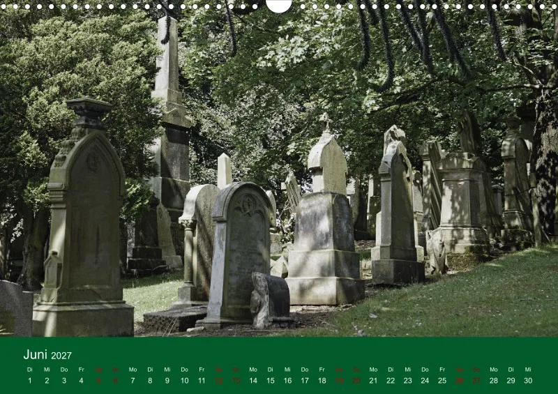 2027 A3 Ehrfürchtige Stille - Balgay Friedhof in Schottland (dunkel)