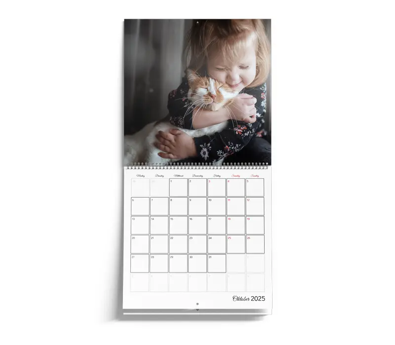 Klappkalender mit Spiralbindung mittig