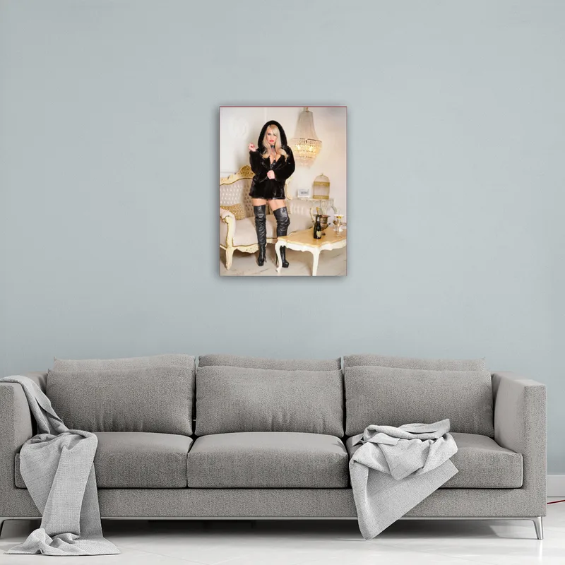 Premium Canvas "Toxic Beauty"