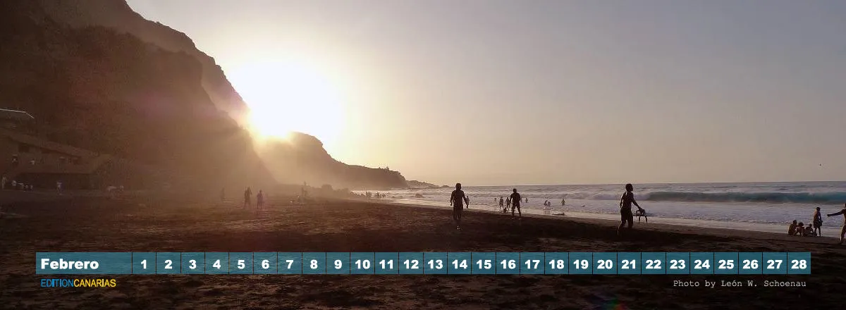 NR.9_ESP_CALENDARIO DE MESA_PERMANENTE_VAMOS A LAS PLAYAS CANARIAS/2