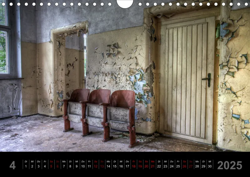 Stühle/Sessel in Lost Places - A4 - 2025