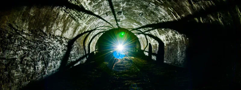 Licht am Ende des Tunnels - Wandbild