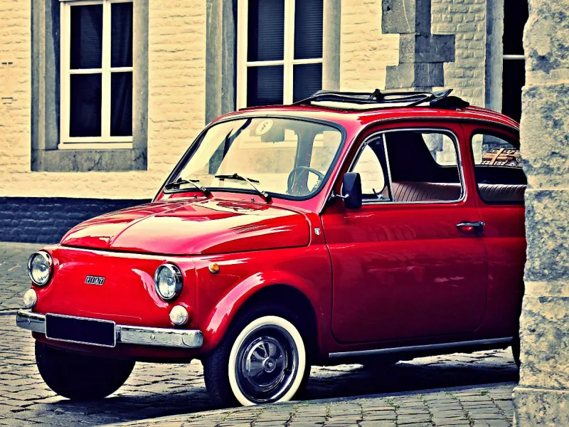 Red little Fiat 500