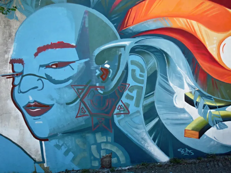 Streetart - Lady in Blue
