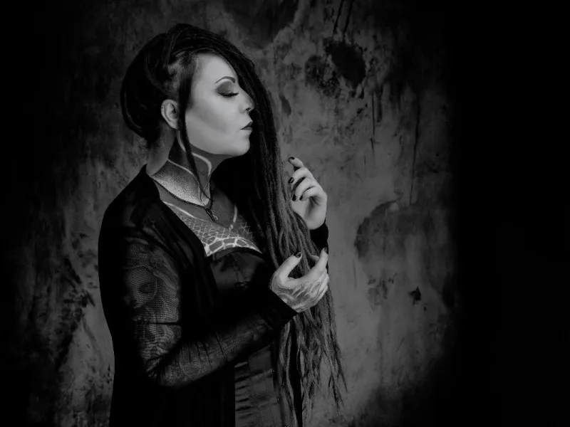 "Sensual DarkArt Portrait"