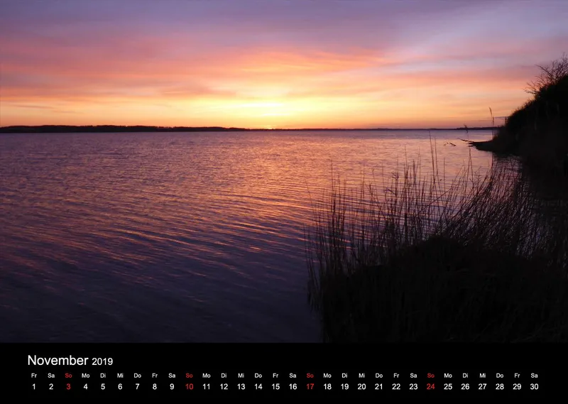 2019 (Design 16') Wandkalender mit schwarzem Kalendarium