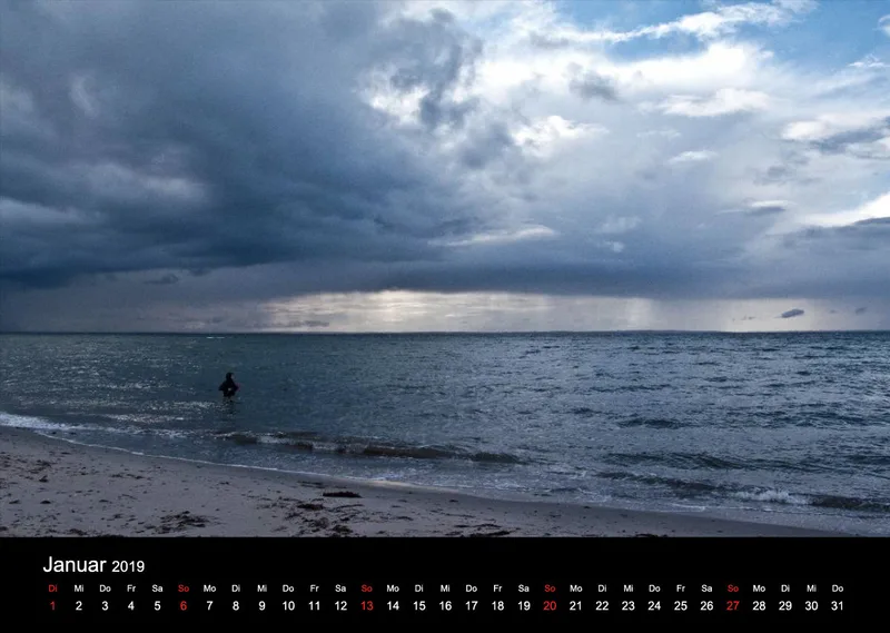 2019 (Design 16') Wandkalender mit schwarzem Kalendarium