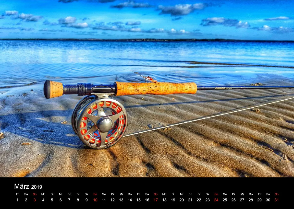 2019 (Design 16') Wandkalender mit schwarzem Kalendarium