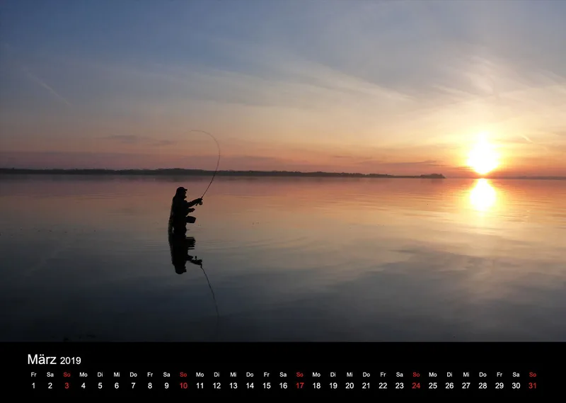 2019 (Design 17`) Wandkalender mit schwarzem Kalendarium