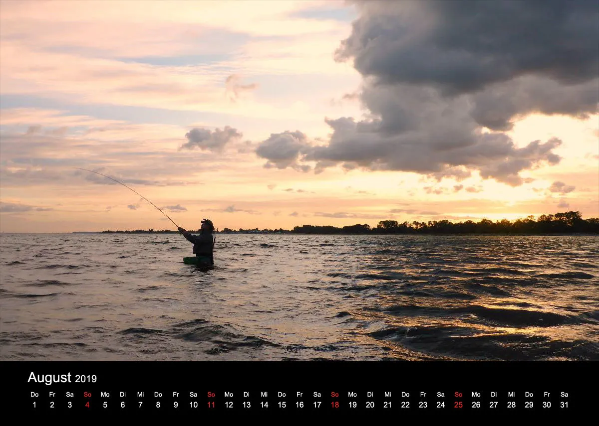 2019 (Design 16') Wandkalender mit schwarzem Kalendarium