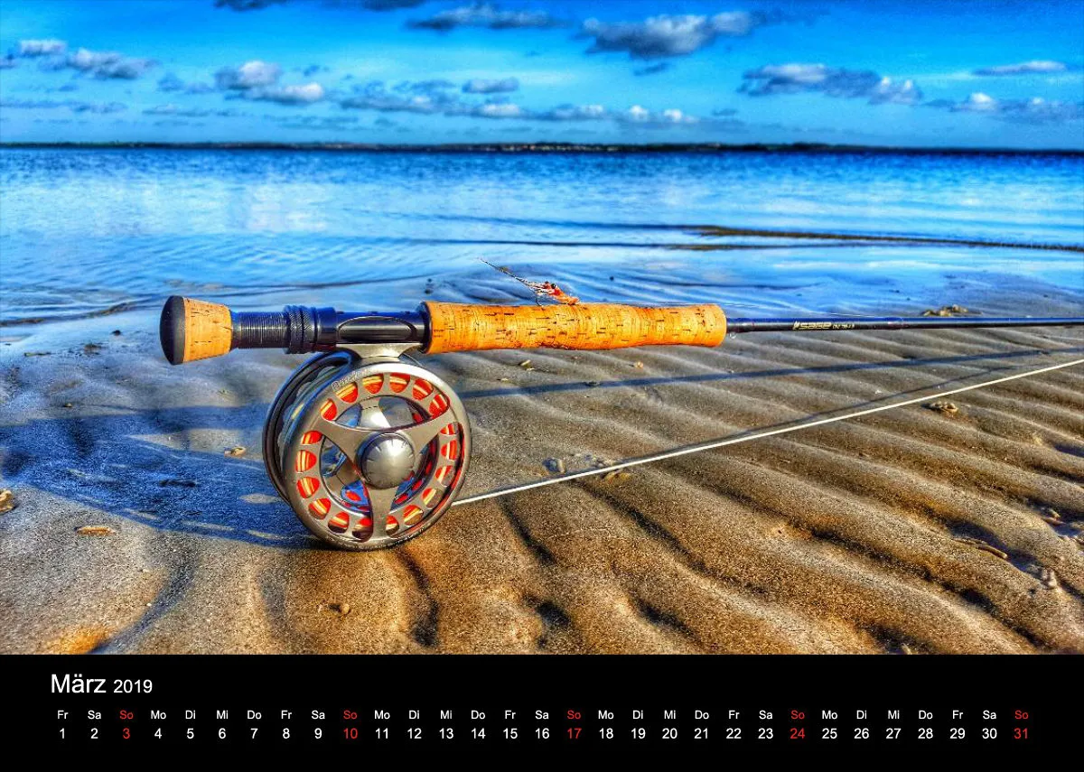 2019 (Design 16') Wandkalender mit schwarzem Kalendarium