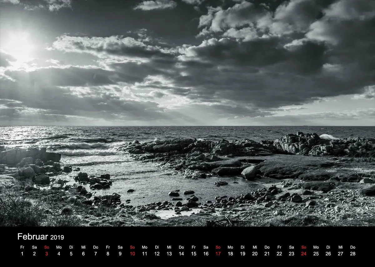2019 (Design 16') Wandkalender mit schwarzem Kalendarium