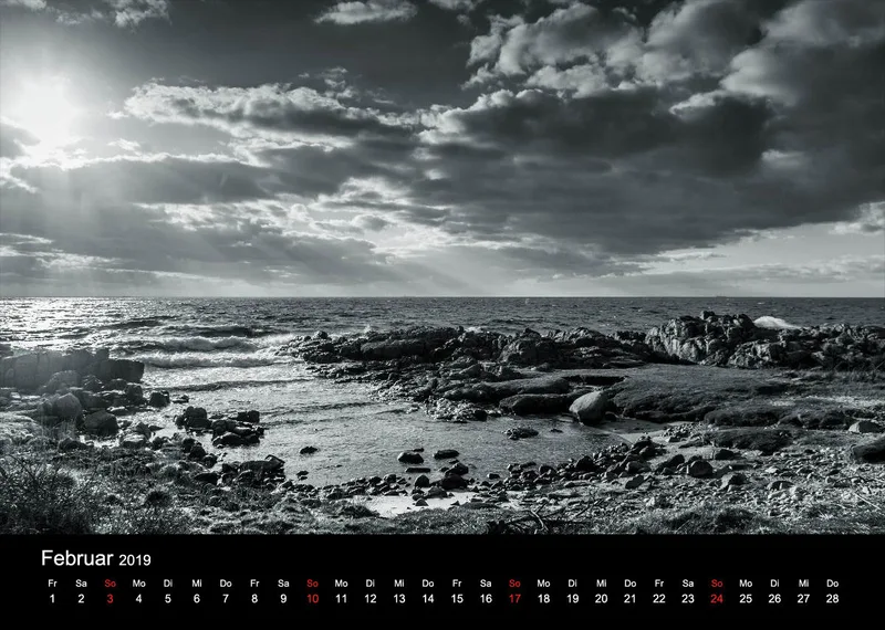 2019 (Design 16') Wandkalender mit schwarzem Kalendarium
