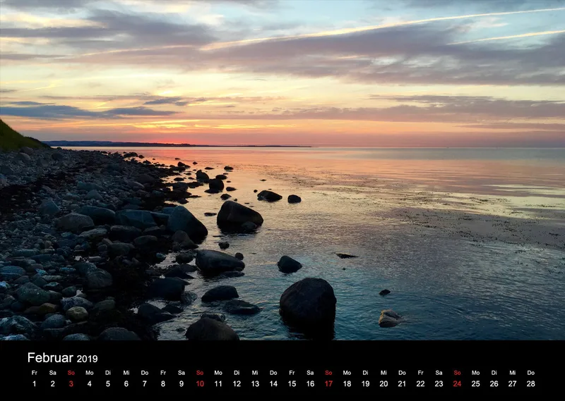 2019 (Design 17`) Wandkalender mit schwarzem Kalendarium