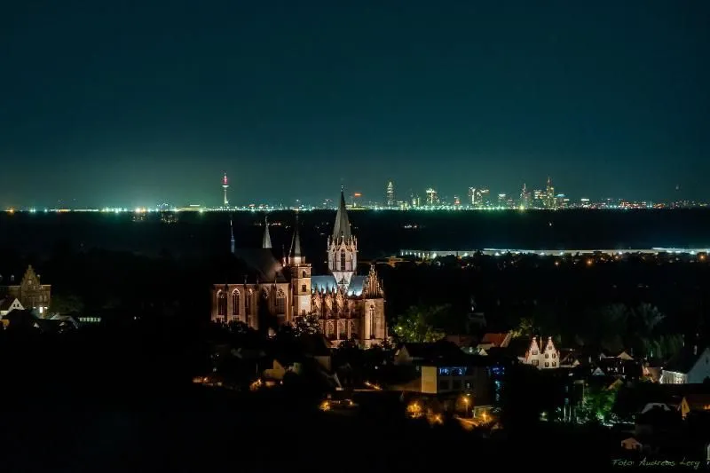 Leinwanddruck Katharinenkirche mit Skyline