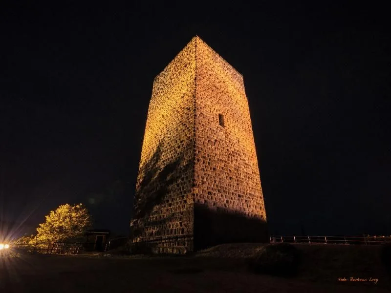 Leinwanddruck Schlossturm in Schwabsburg