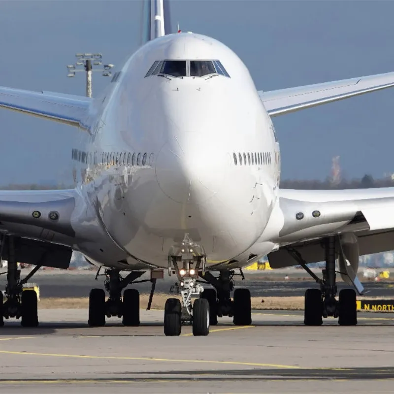 Die Giganten der Lüfte in Deinem Wohnzimmer – King A380 & Queen B747 Sofakissen