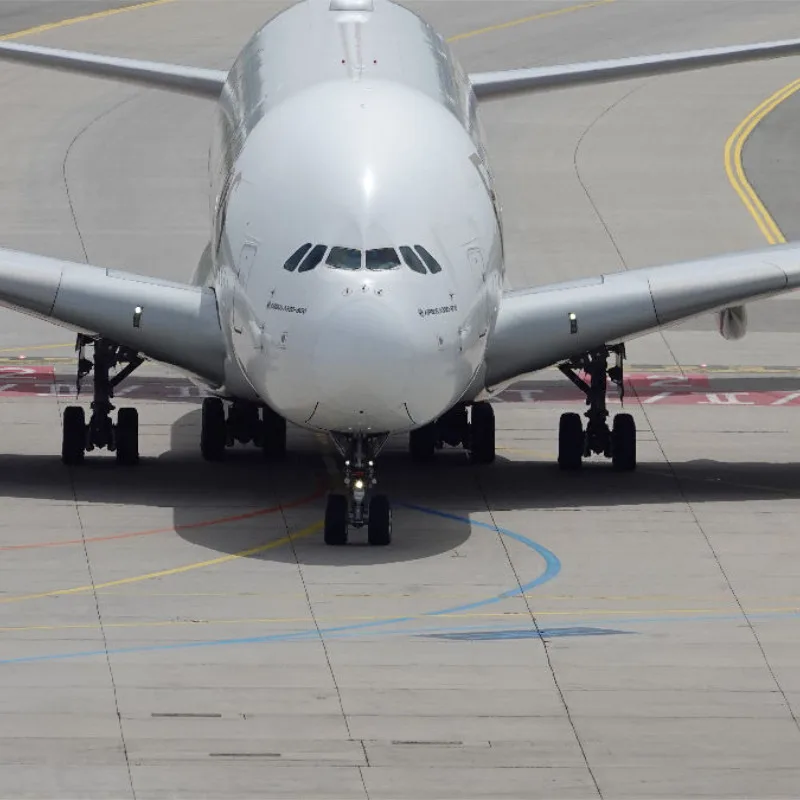 Die Giganten der Lüfte in Deinem Wohnzimmer – King A380 & Queen B747 Sofakissen