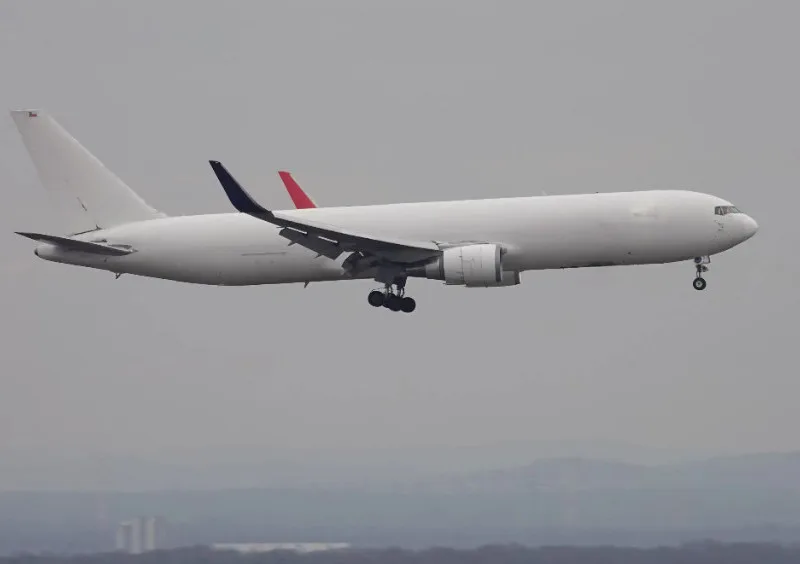 Ab jetzt: Boeing B767-300F Cargo als 1000-Teile-Puzzle!