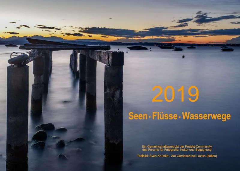 Tisch-Wochenkalender auf grauem Hintergrund A5