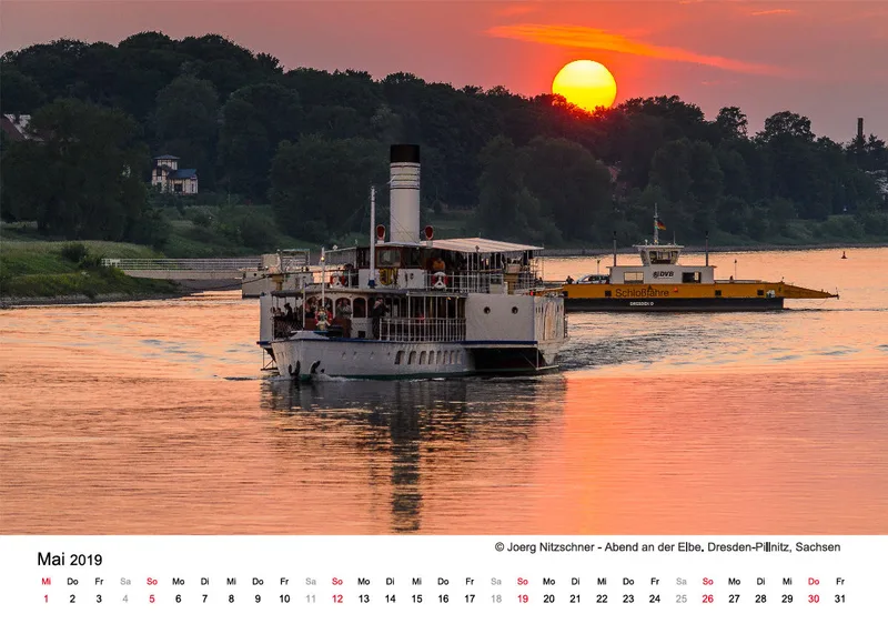 Monatskalender auf hellem Hintergrund A5