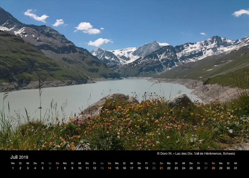 Tisch-Monatskalender auf schwarzem Hintergrund A5