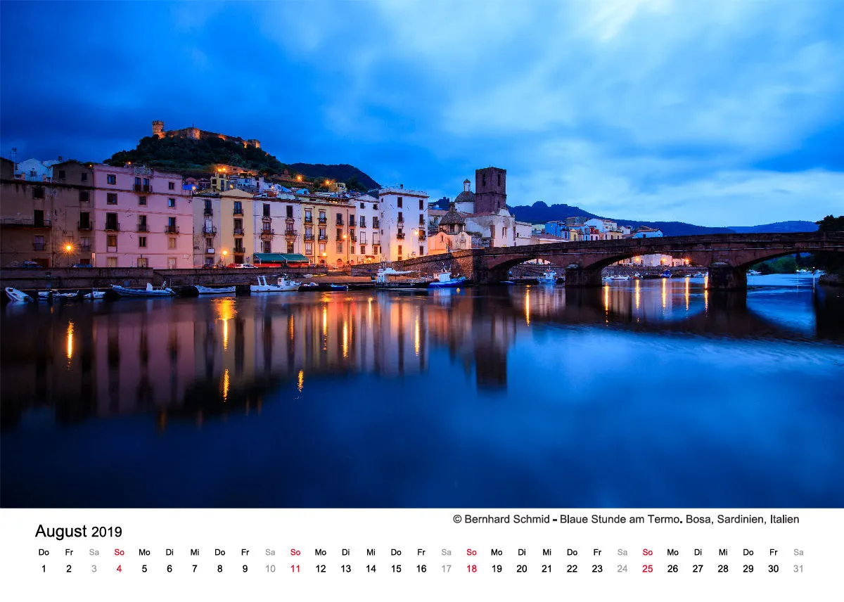 Tisch-Monatskalender auf hellem Hintergrund A5