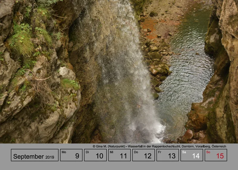 Tisch-Wochenkalender auf grauem Hintergrund A5