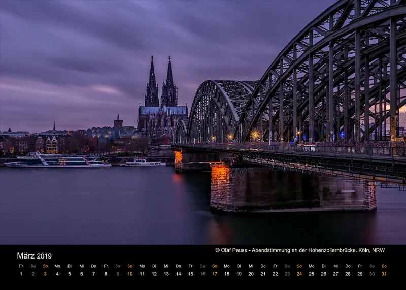 Tisch-Monatskalender auf schwarzem Hintergrund A5