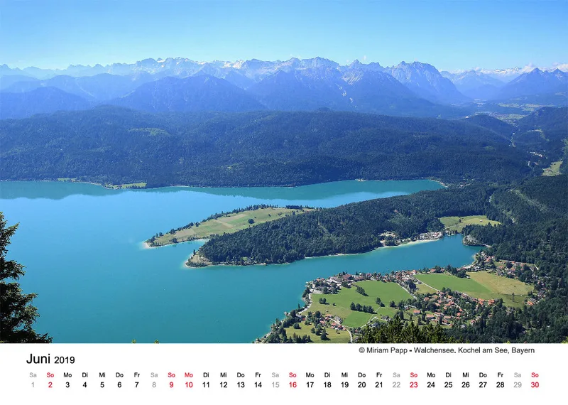 Monatskalender auf hellem Hintergrund A4