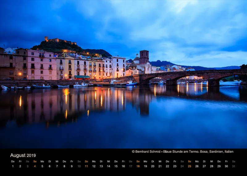 Monatskalender auf schwarzem Hintergrund A5