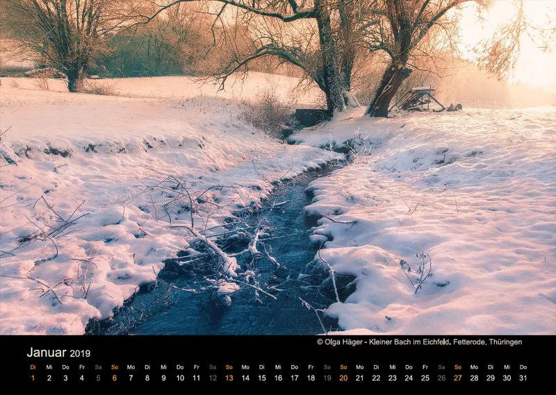 Monatskalender auf schwarzem Hintergrund A3 /