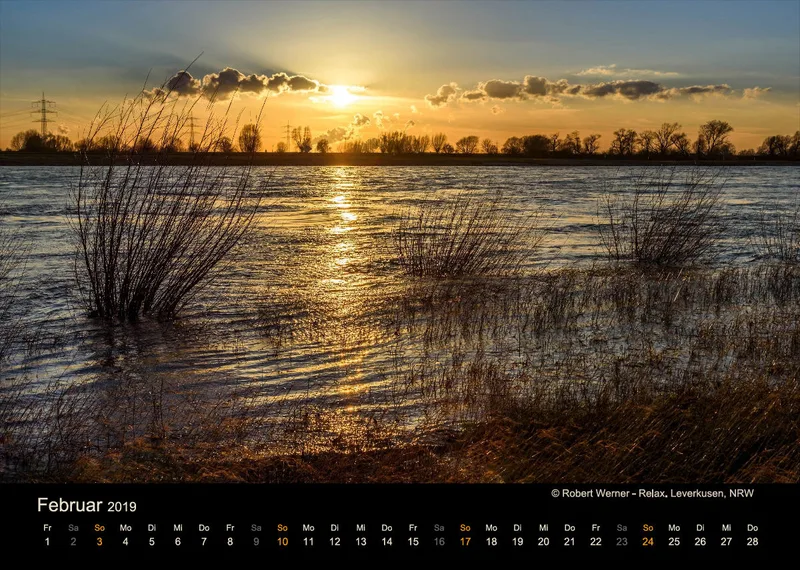 Monatskalender auf schwarzem Hintergrund A4