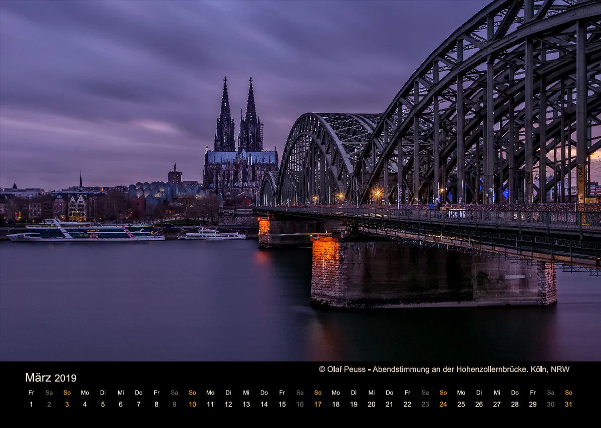 Monatskalender auf schwarzem Hintergrund A5