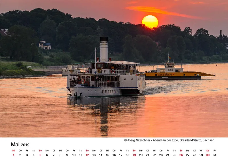 Monatskalender auf hellem Hintergrund A3