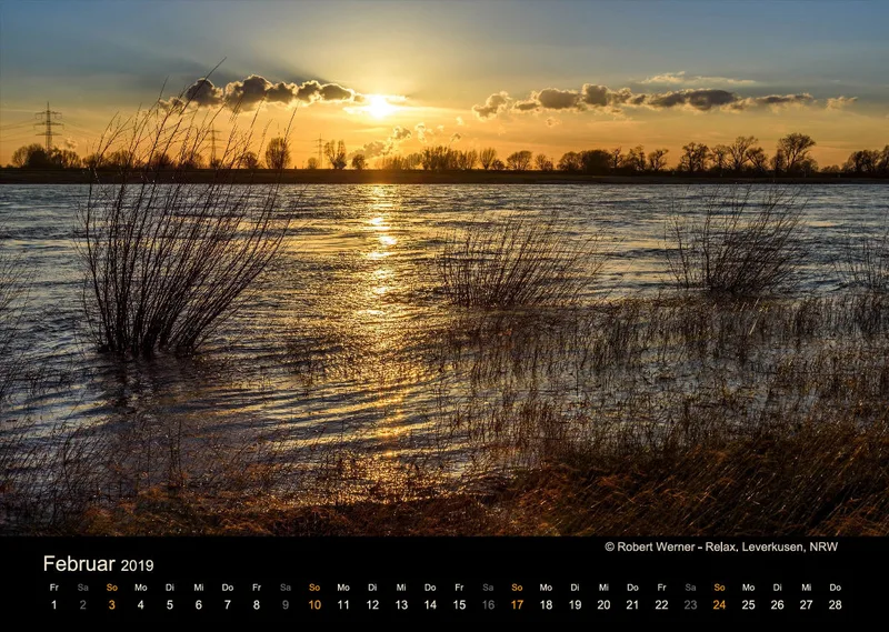 Monatskalender auf schwarzem Hintergrund A3 /