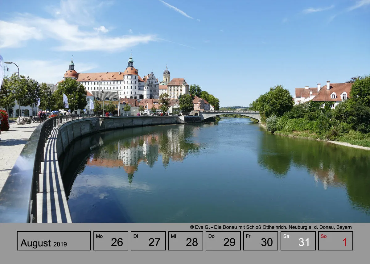Tisch-Wochenkalender auf grauem Hintergrund A5