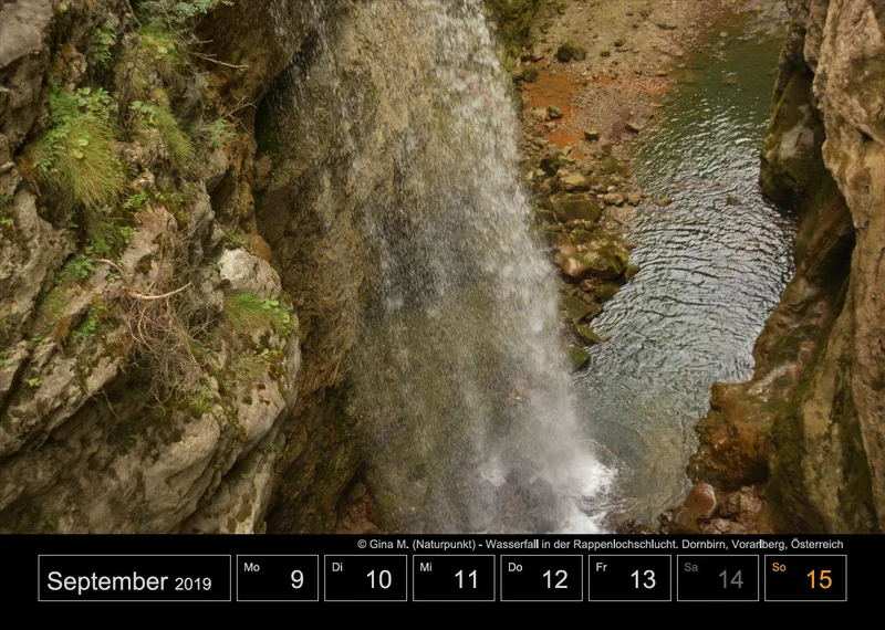 Wochenkalender auf schwarzem Hintergrund A4