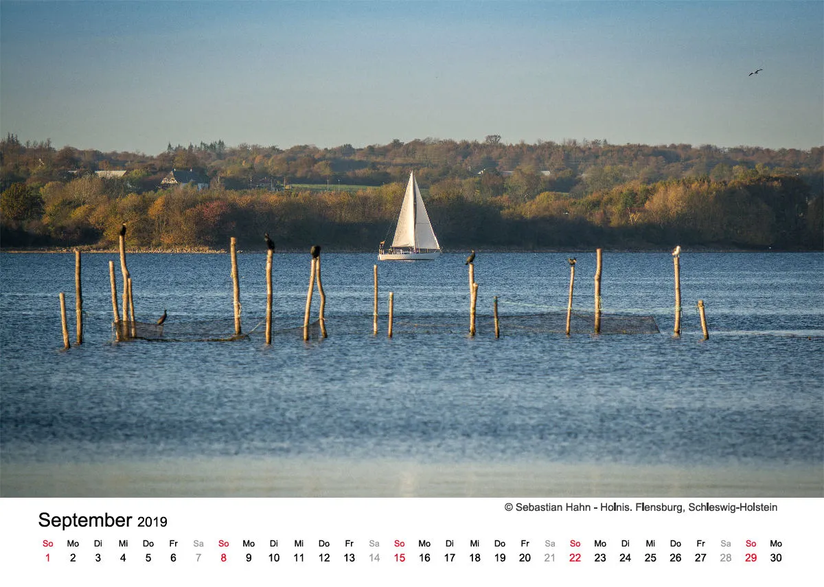 Monatskalender auf hellem Hintergrund A4