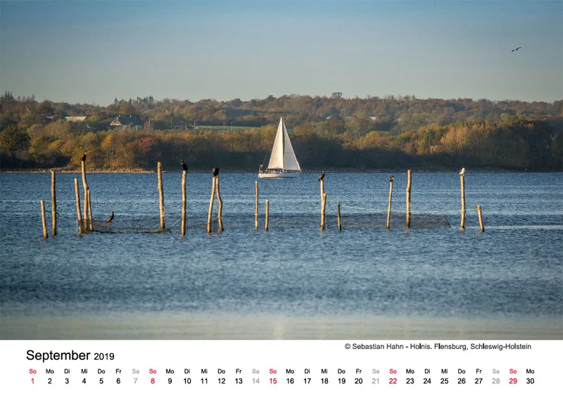 Monatskalender auf hellem Hintergrund A4