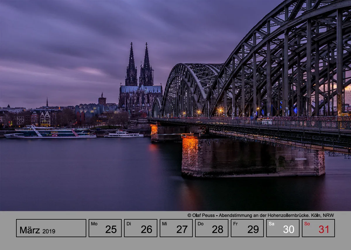 Tisch-Wochenkalender auf grauem Hintergrund A5