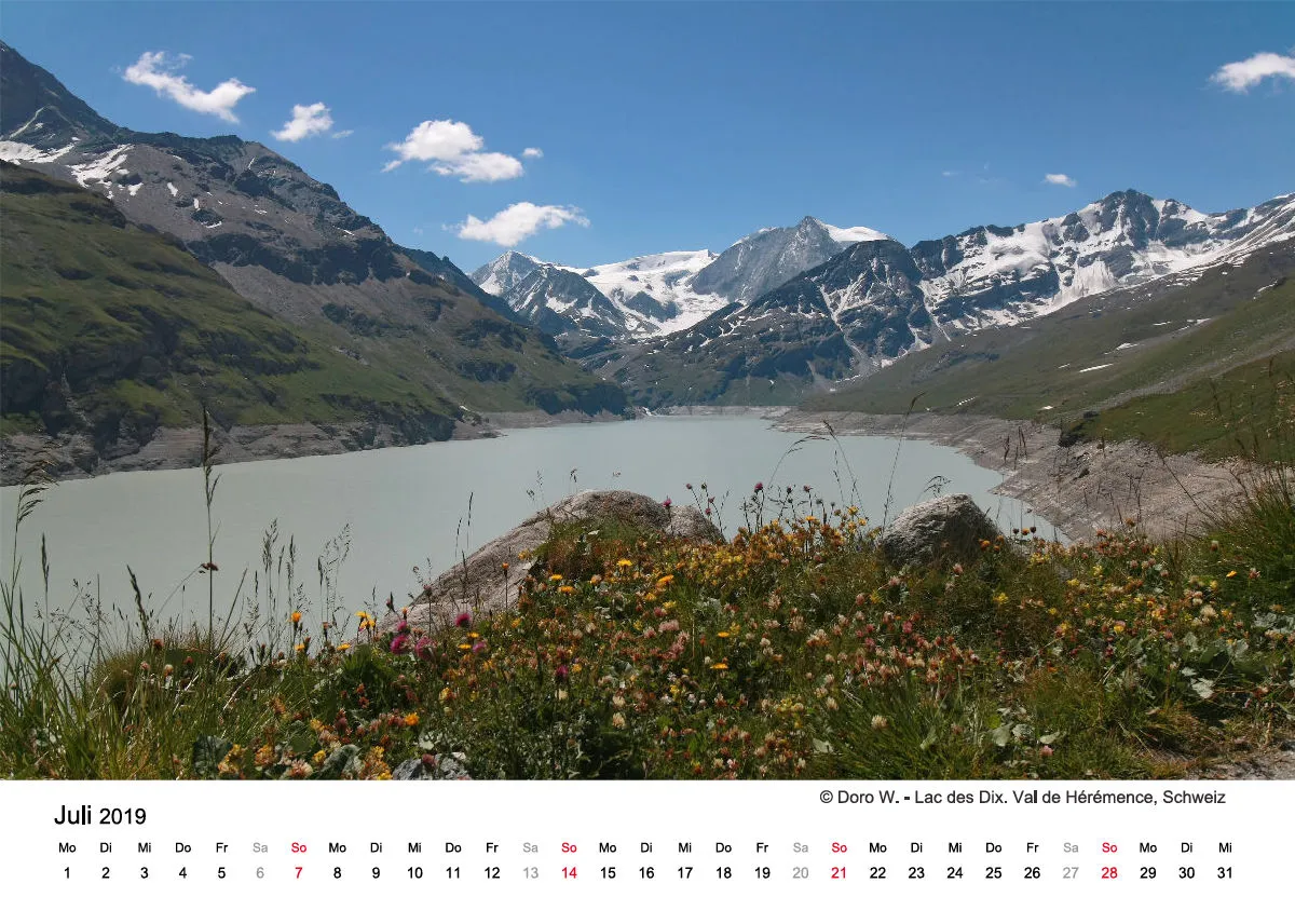 Monatskalender auf hellem Hintergrund A5