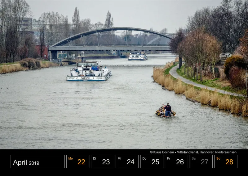 Wochenkalender auf schwarzem Hintergrund A4