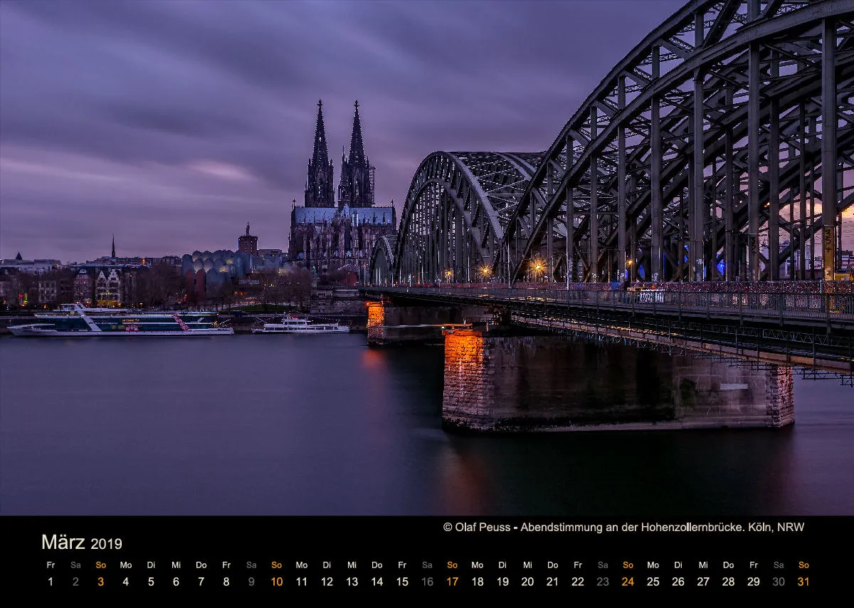 Monatskalender auf schwarzem Hintergrund A3 /