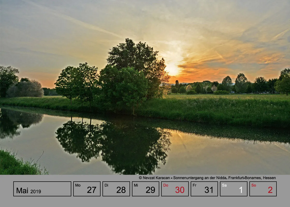 Tisch-Wochenkalender auf grauem Hintergrund A5
