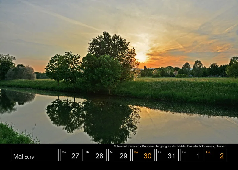 Tisch-Wochenkalender auf schwarzem Hintergrund A5